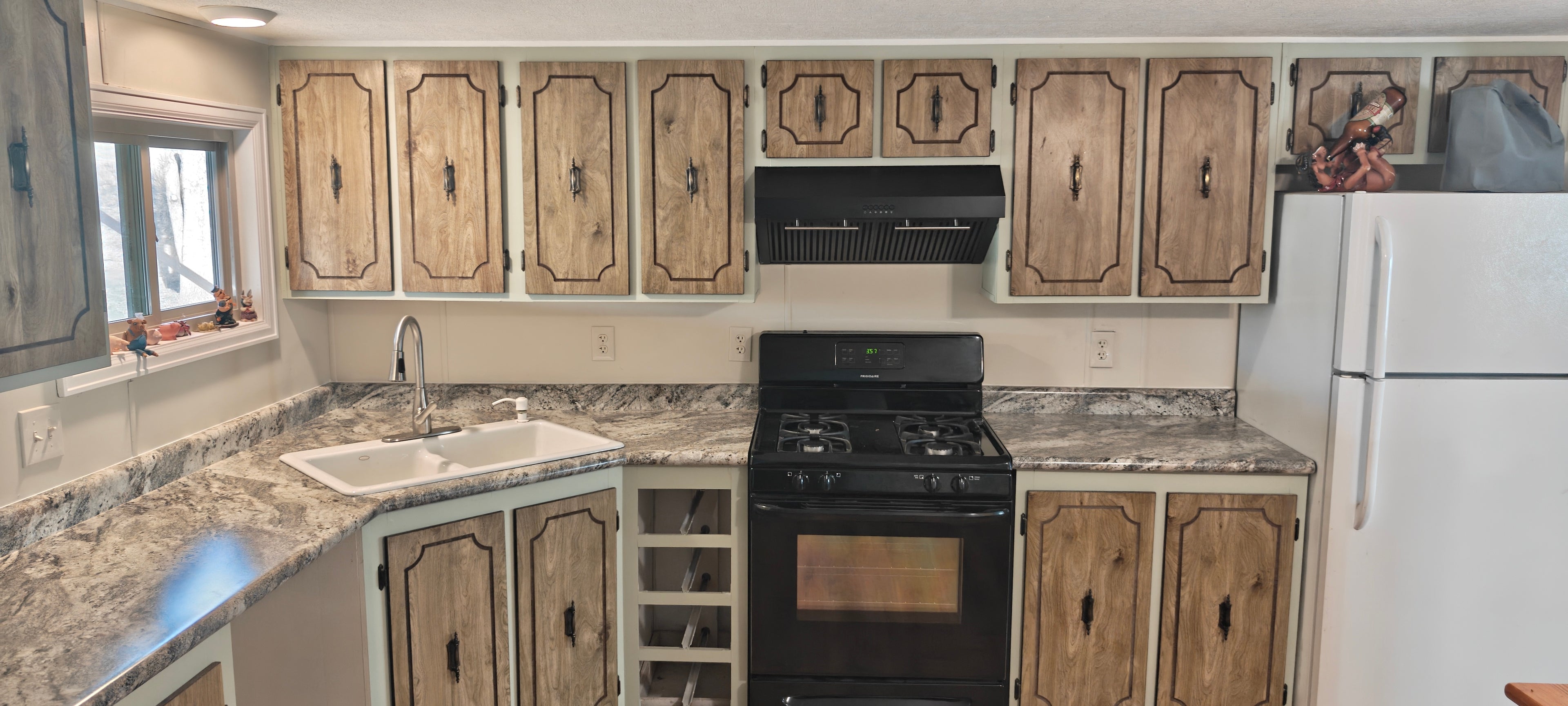 Wilsonart Custom Color  Laminate Countertop